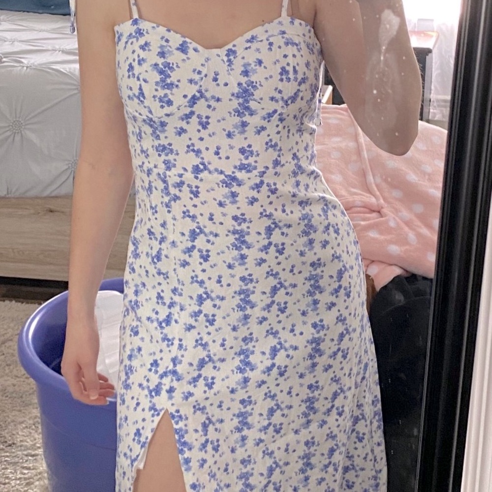 Forever 21 Blue Floral Midi Dress US S